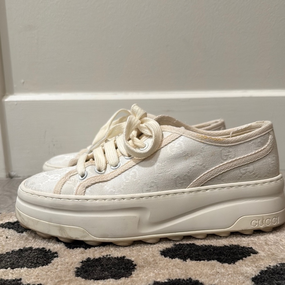 Gucci Women's Cream Sneakers
